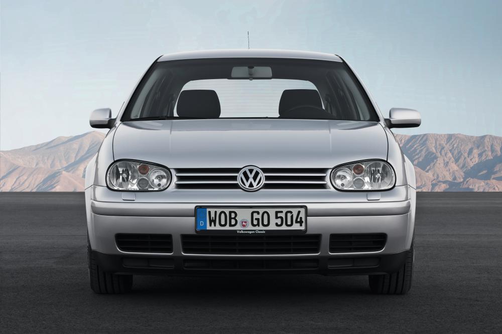 Volkswagen Golf 4 поколение вид спереди