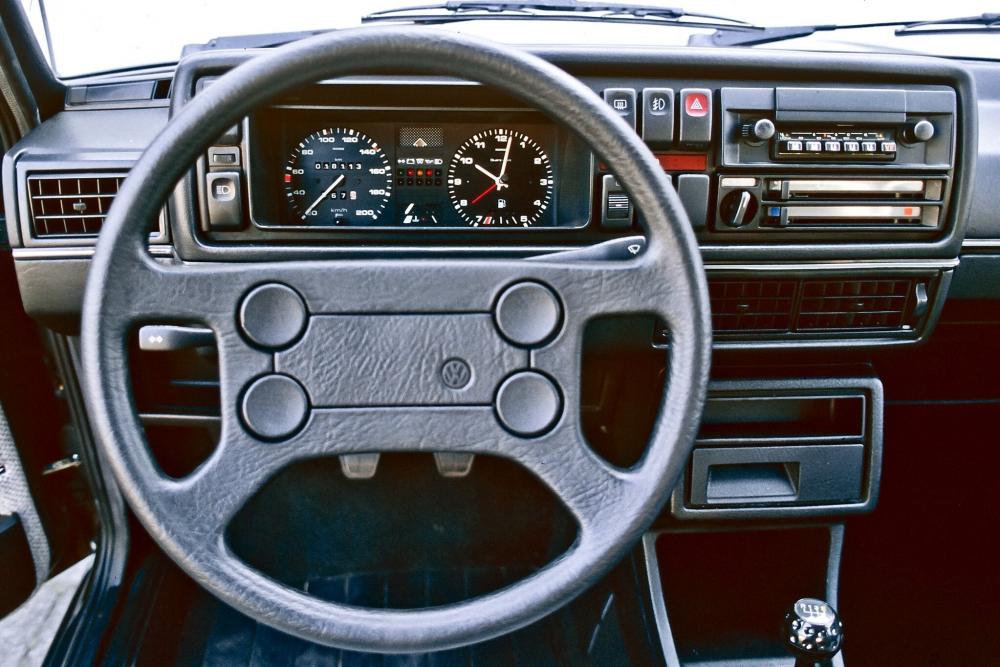 Volkswagen Golf 2 поколение (1983-1992) Хетчбэк 3-дв. интерьер 