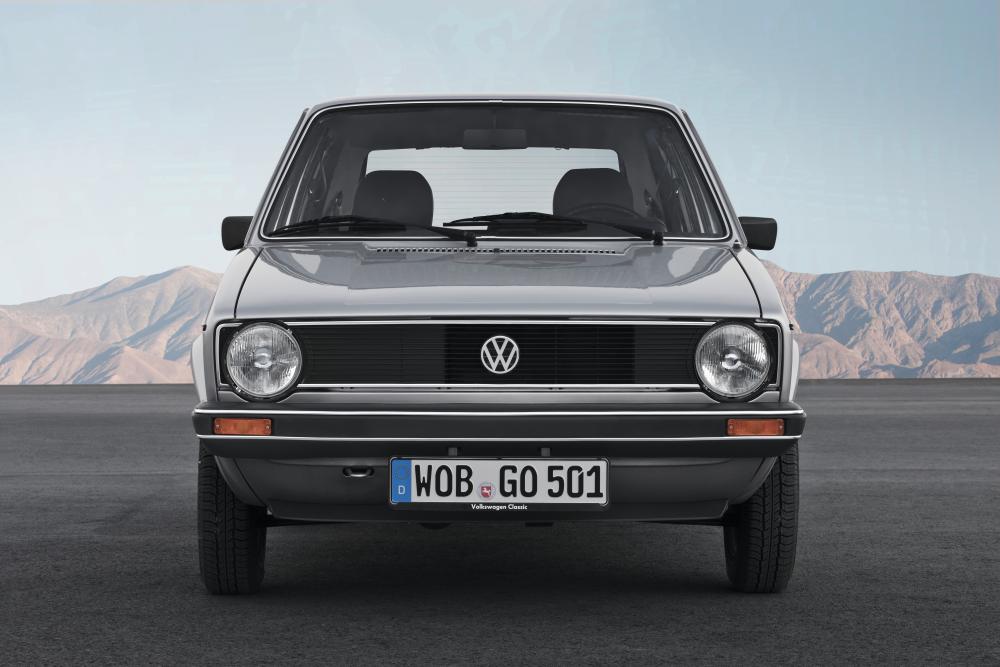 Volkswagen Golf 1 поколение вид спереди