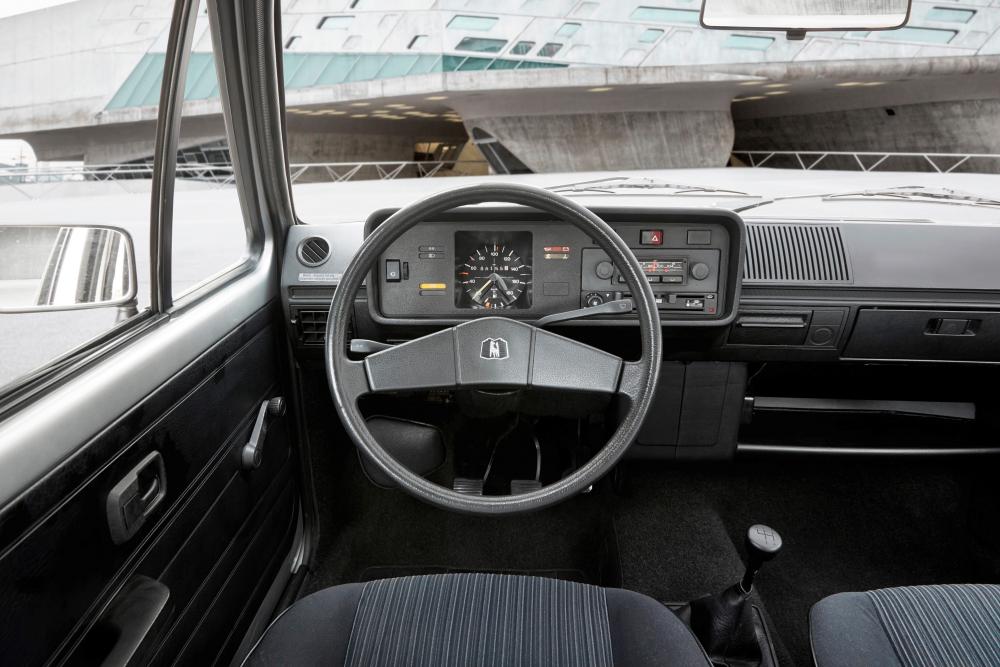 Volkswagen Golf 1 поколение интерьер