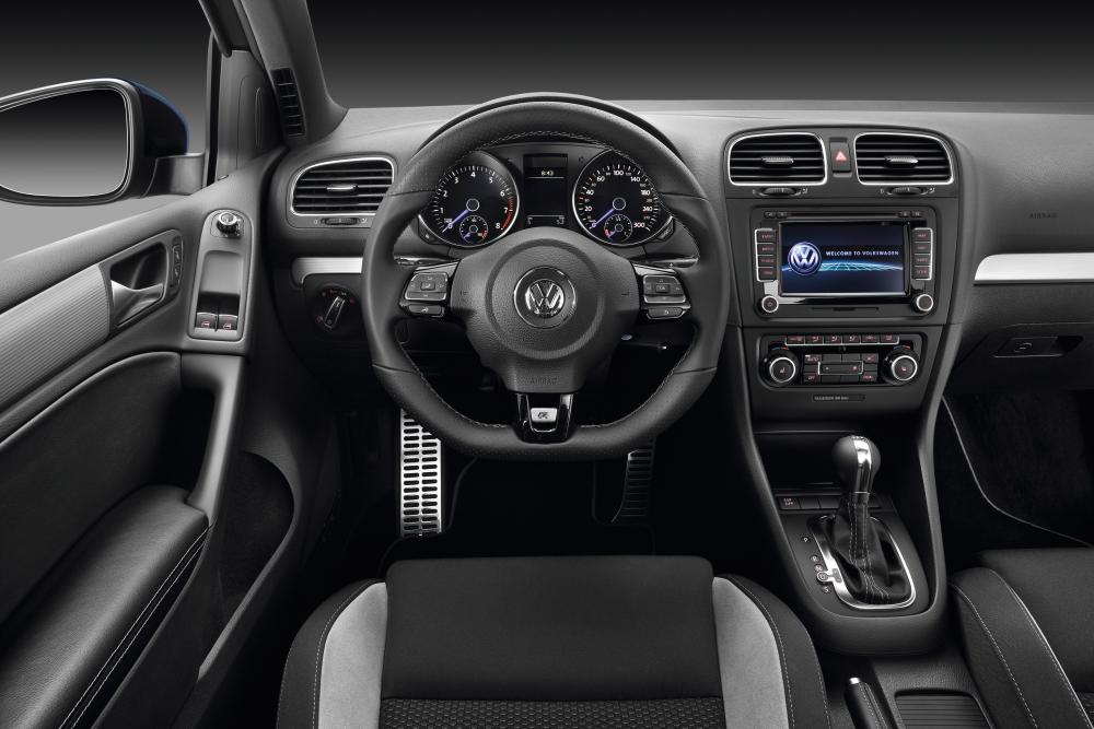 Volkswagen Golf 6 поколение (2009-2013) R хетчбэк 3-дв. интерьер 