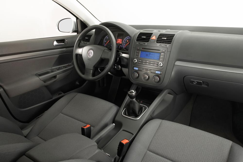 Volkswagen Jetta 5 поколение интерьер