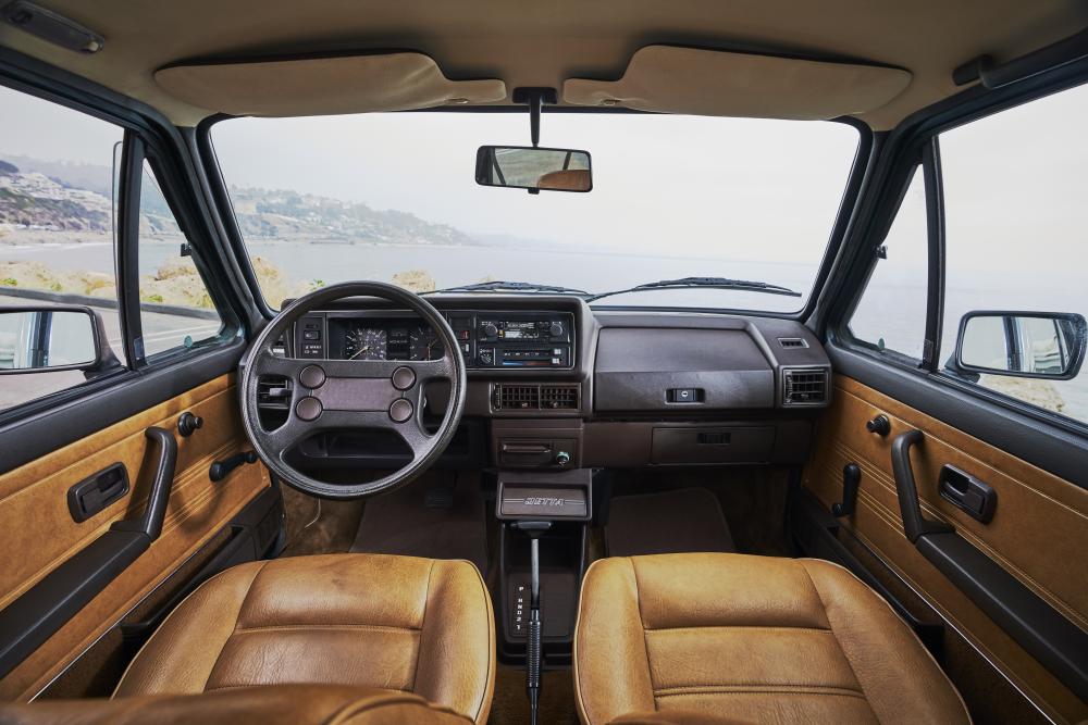 Volkswagen Jetta 1 поколение седан 4-дв. салон, интерьер
