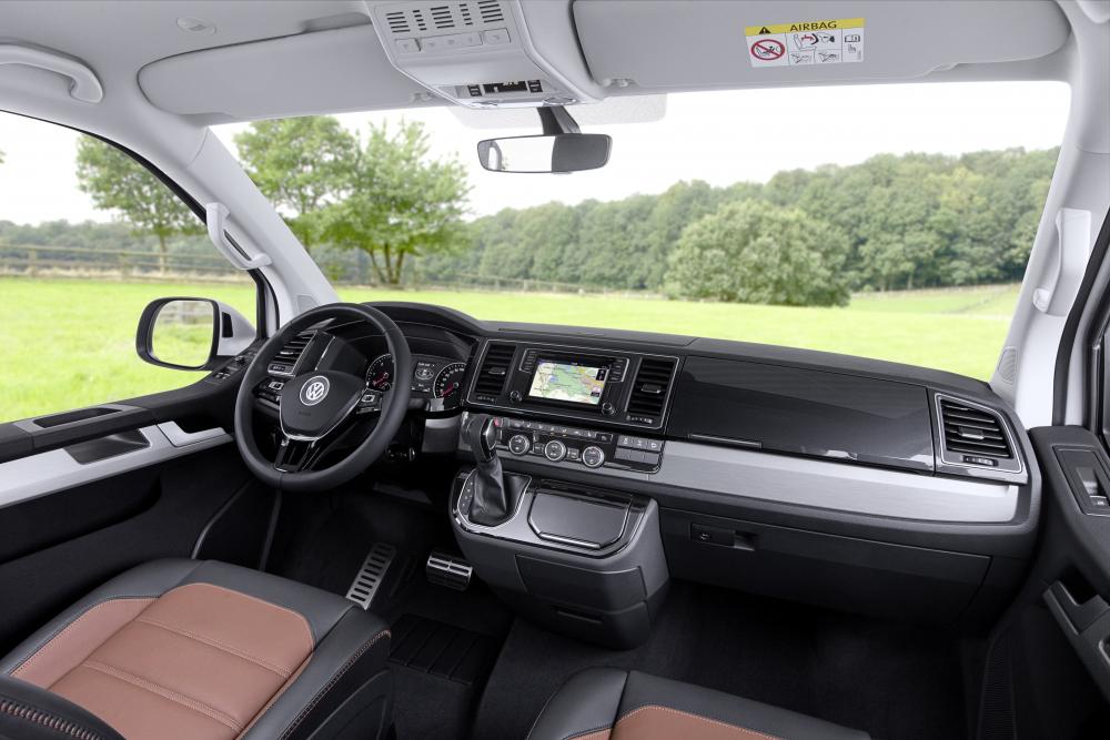 VW Multivan интерьер, передняя панель
