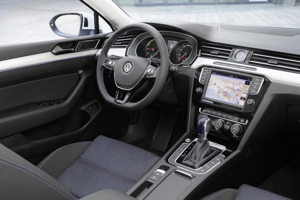 VW Passat Variant интерьер, кокпит