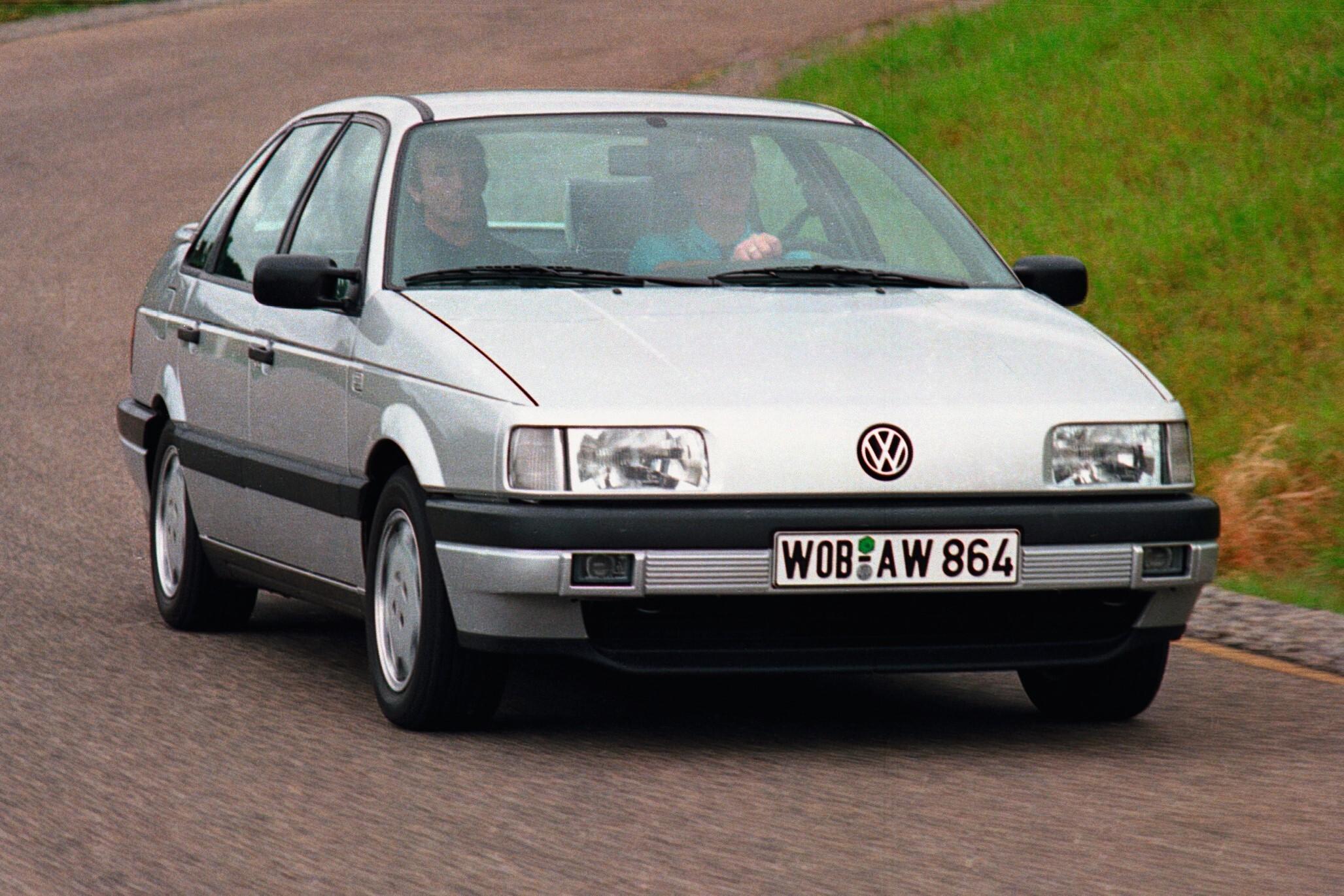 Машину фольксваген пассат б3. Volkswagen Passat b3 седан. Фольксваген Пассат b3. Volkswagen Passat b3 седан 1990. Фольксваген Пассат б3 седан 1.8.