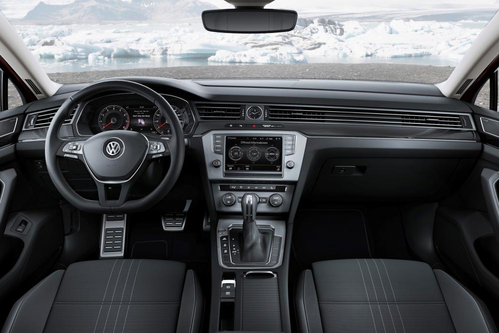 Volkswagen Passat Alltrack интерьер, кокпит