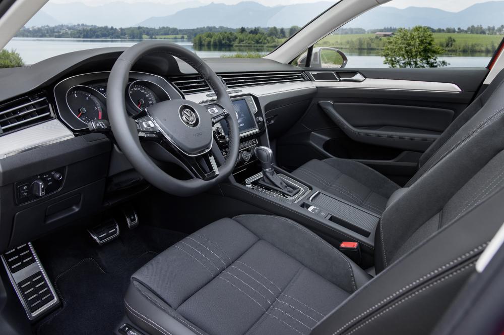 Volkswagen Passat Alltrack интерьер, передний ряд