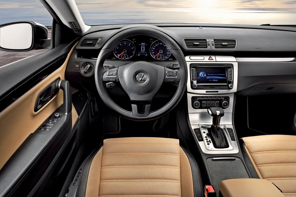 Volkswagen Passat CC 1 поколение (2008-2012) Седан интерьер 