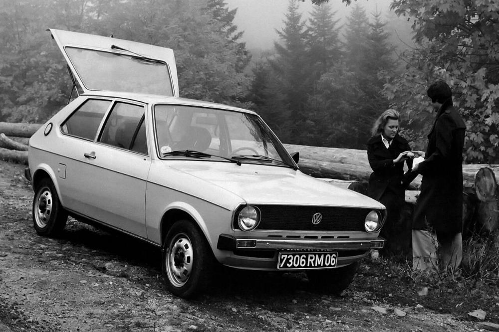 Volkswagen Polo 1 поколение хетчбэк