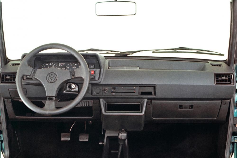Volkswagen Polo 2 поколение Хетчбэк интерьер