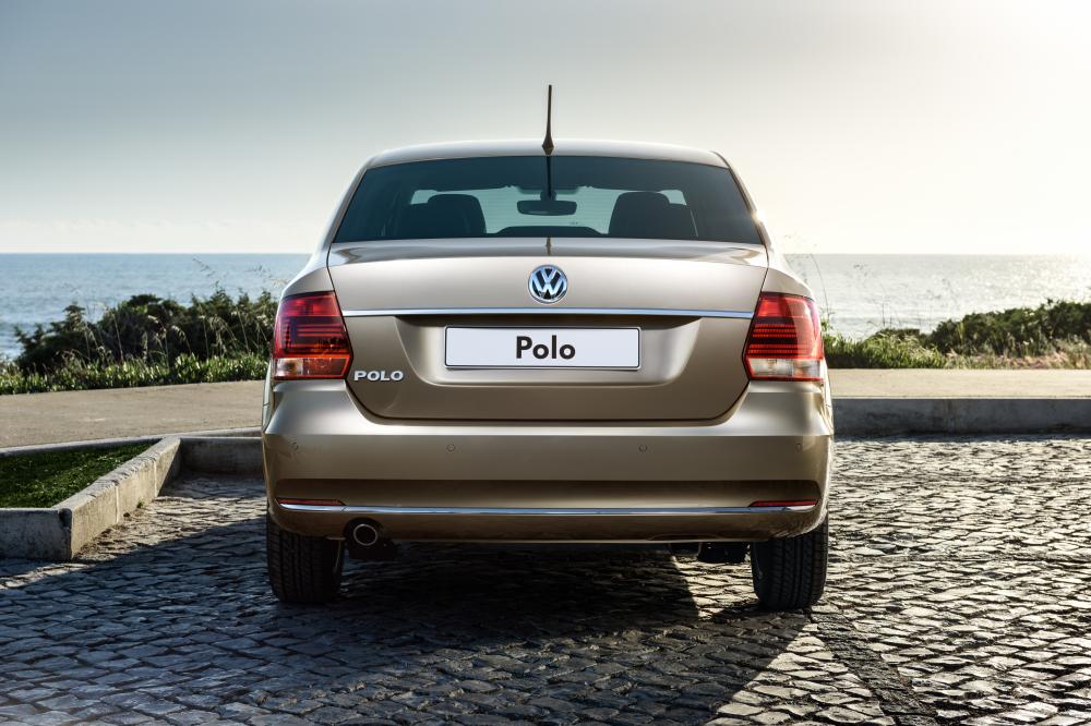 VW Polo вид сзади 