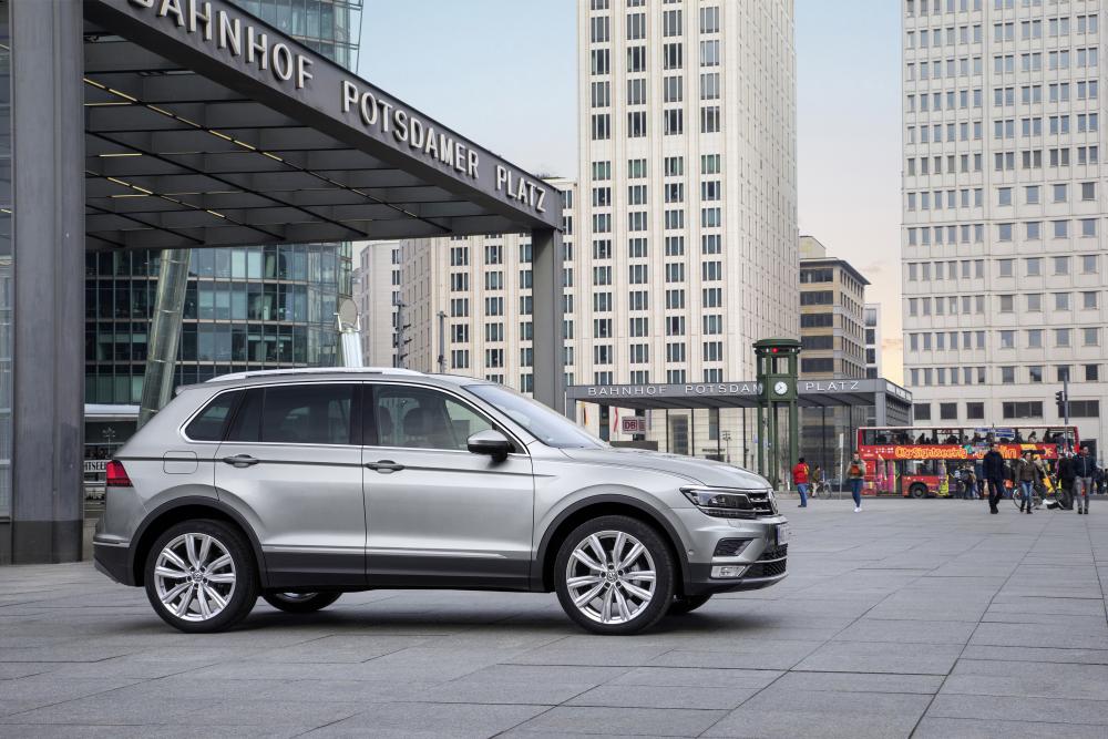 Volkswagen Tiguan 2 вид сбоку в Берлине