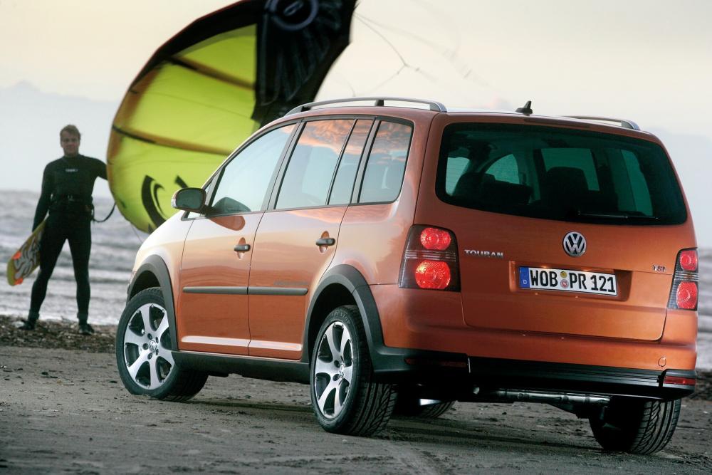 Volkswagen Touran 1 поколение [рестайлинг] (2006-2010) Cross минивэн 5-дв.