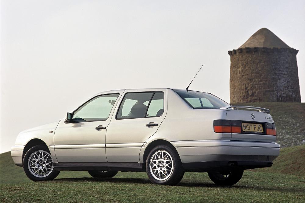 Volkswagen Vento 1 поколение (1992-1998) Седан