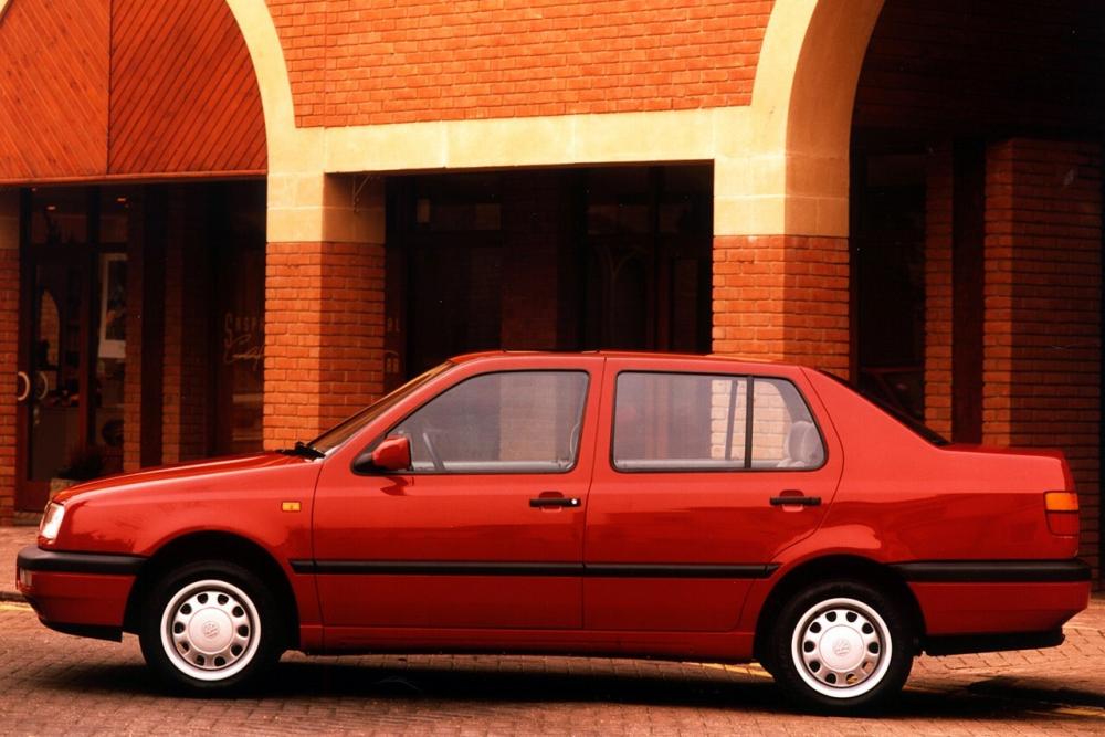 Volkswagen Vento 1 поколение (1992-1998) Седан