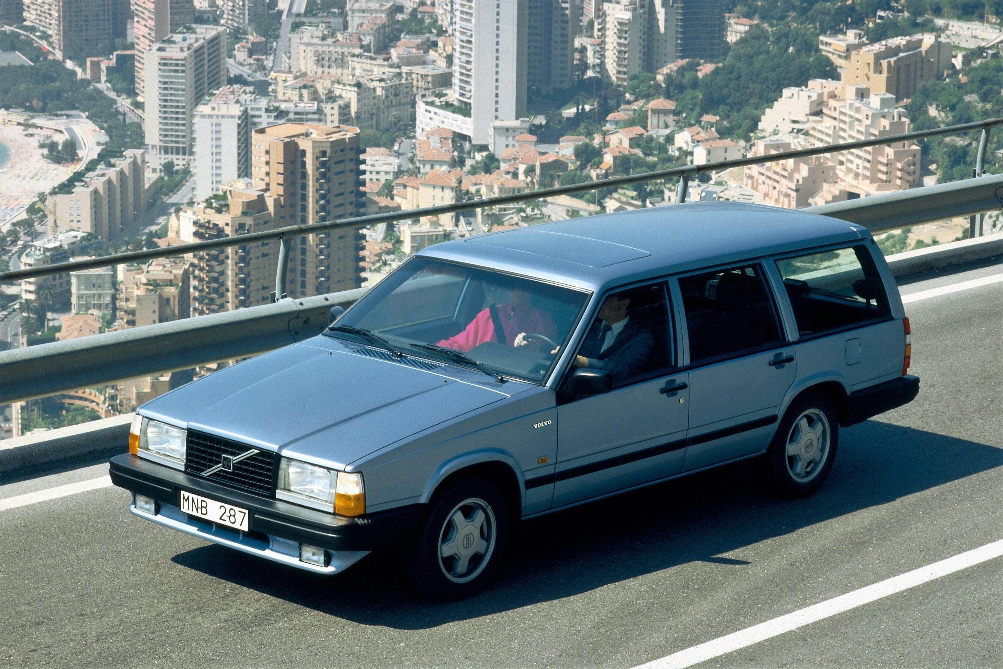 Volvo 740 1 поколение (1983 - 1992) Универсал 2.8 Turbo MT (147 л.с.) –  технические характеристики и фото комплектации 2.8 Turbo MT (147 л.с.)