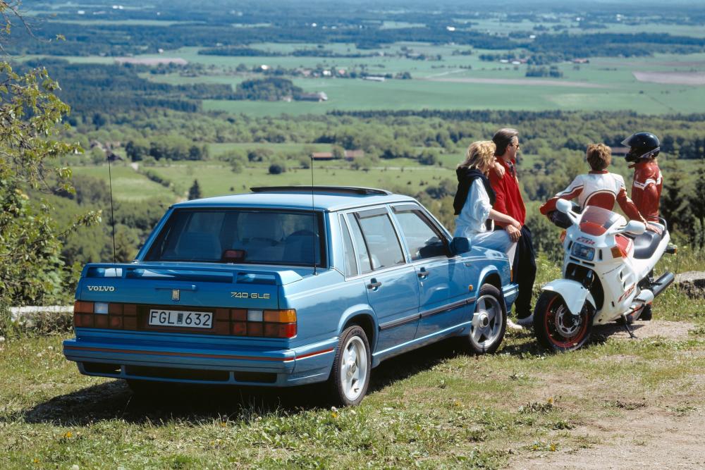 Volvo 740 1 поколение (1983-1992) Седан