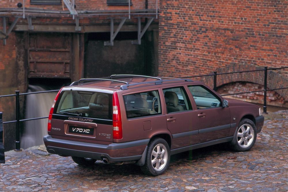 Volvo V70 1 поколение (1997-2000) XC универсал 5-дв.
