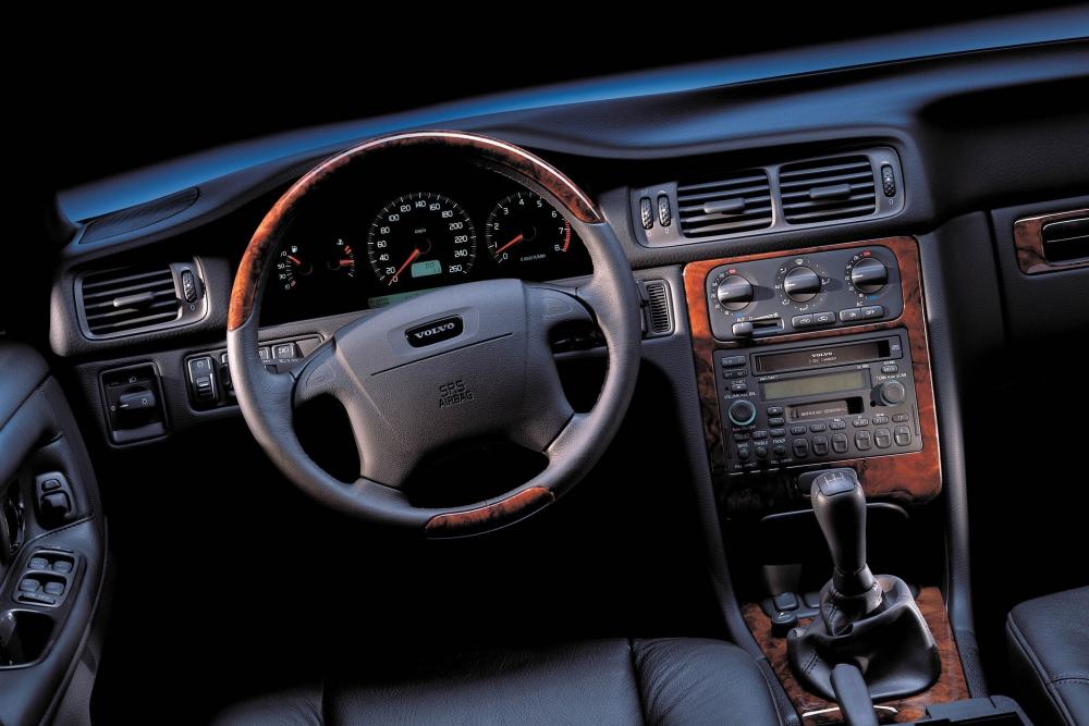 Volvo V70 1 поколение (1996-2000) Универсал интерьер 