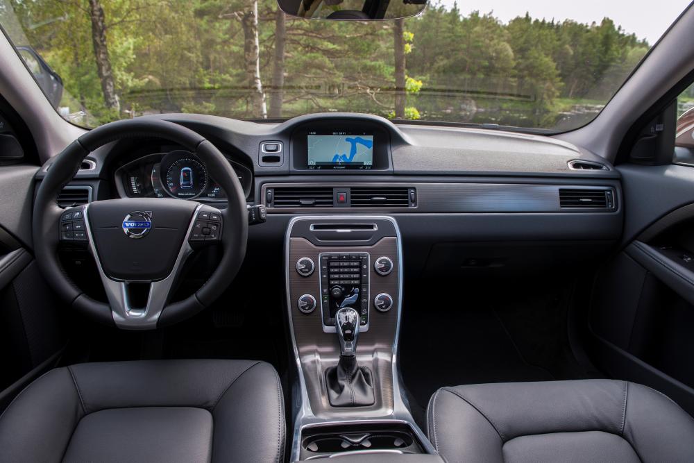 Volvo XC70 3 поколение рестайлинг (2013-2016) Универсал интерьер 