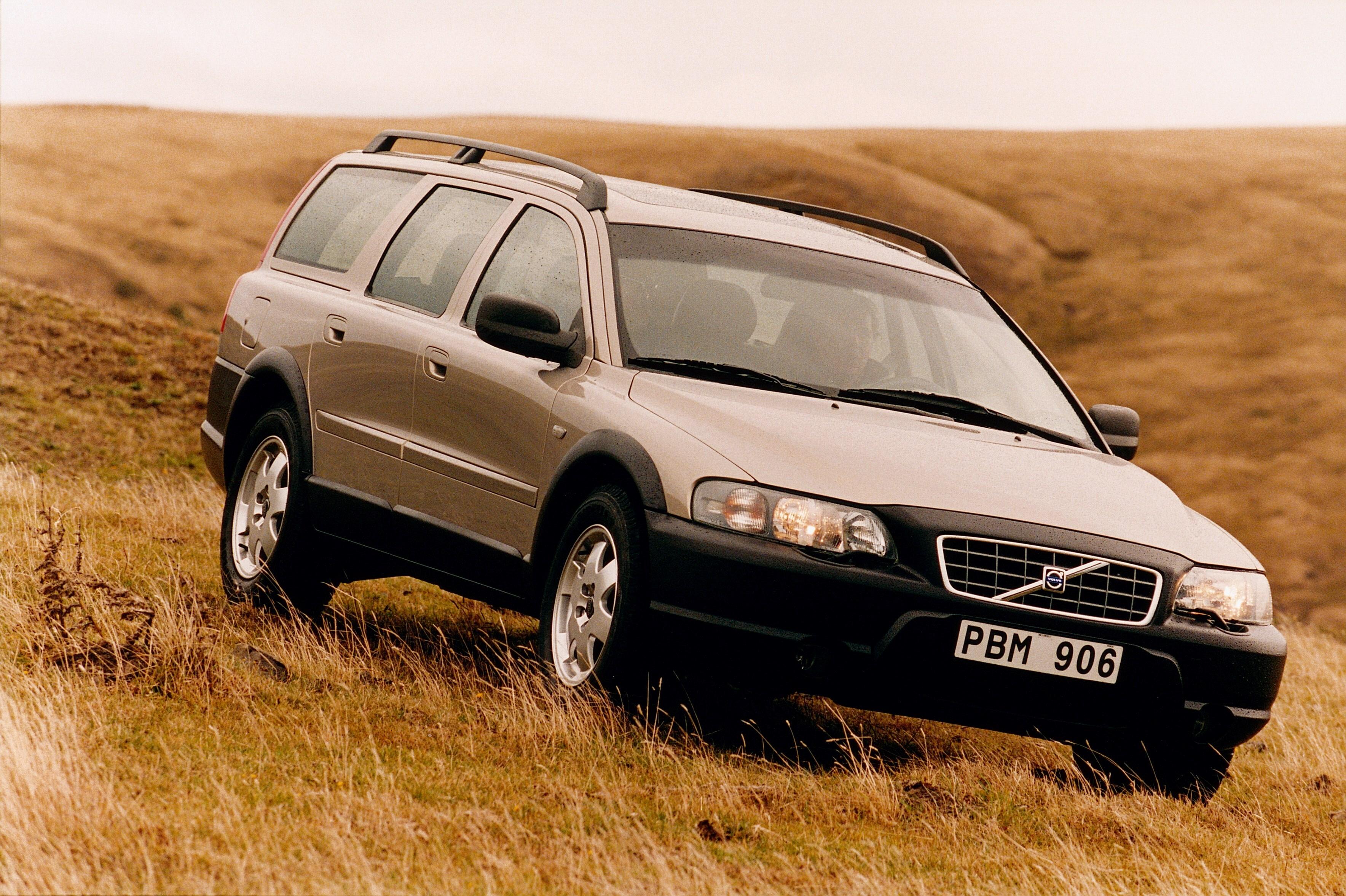Вольво второе поколение. Volvo xc70 2001. Volvo xc70 Cross Country. Volvo v70 Cross Country. Volvo xc70 2000.