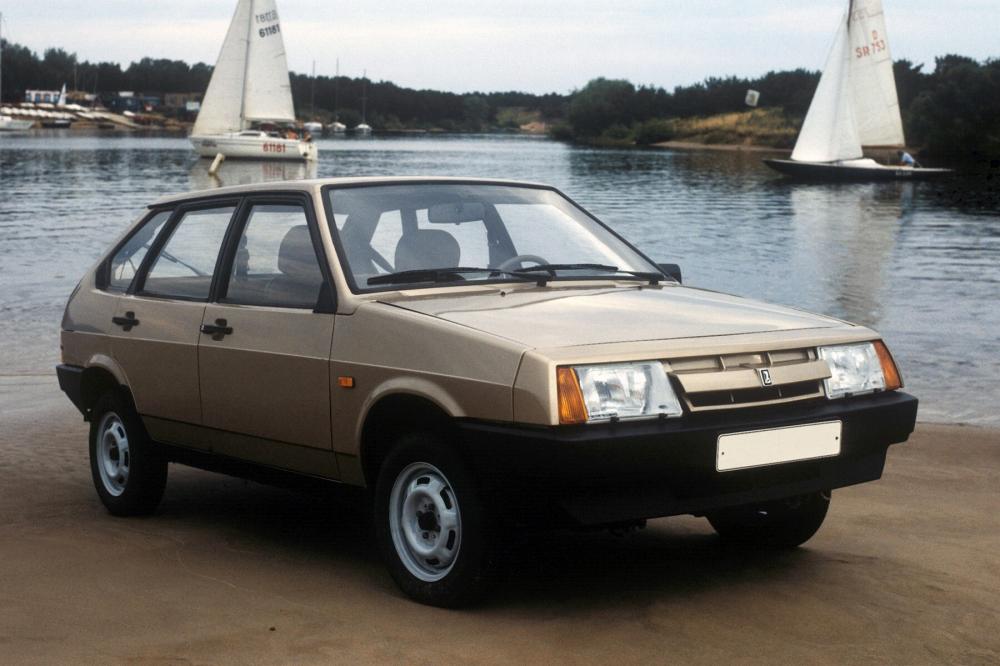 ВАЗ (Lada) 2109 1 поколение (1987-1993) Хетчбэк