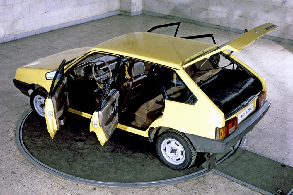 ВАЗ (Lada) 2109 1 поколение (1987-1993) Хетчбэк