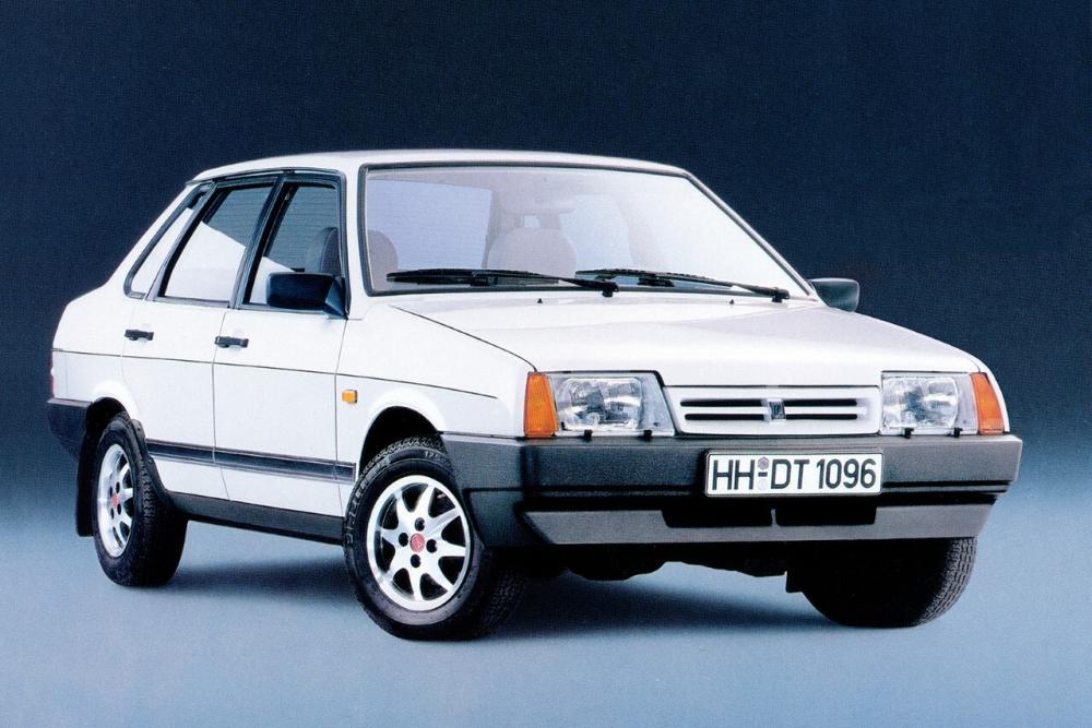 ВАЗ (Lada) 21099 1 поколение (1990-2004) Седан