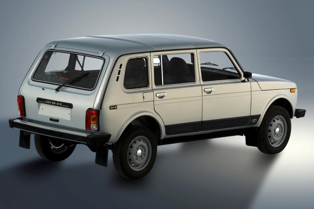 ВАЗ (Lada) 4x4 1 поколение рестайлинг (1995) 2131 внедорожник 5-дв.