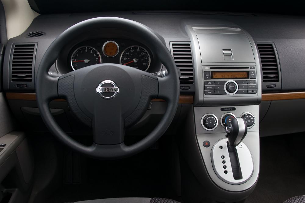 Nissan Sentra 6 поколение B16 (2006-2009) Седан интерьер 