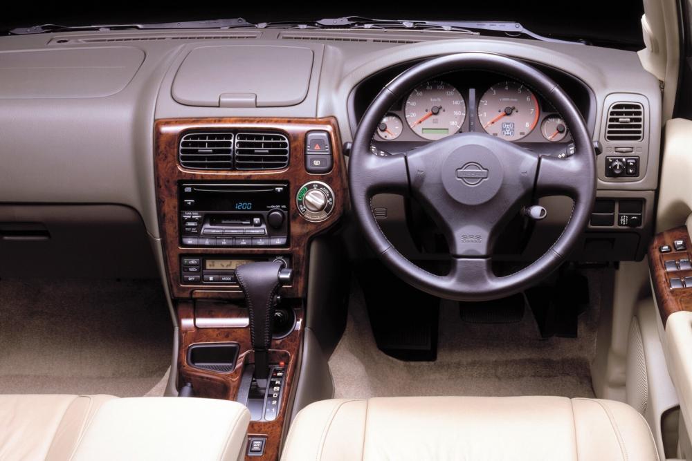 Nissan Terrano JR50 внедорожник интерьер