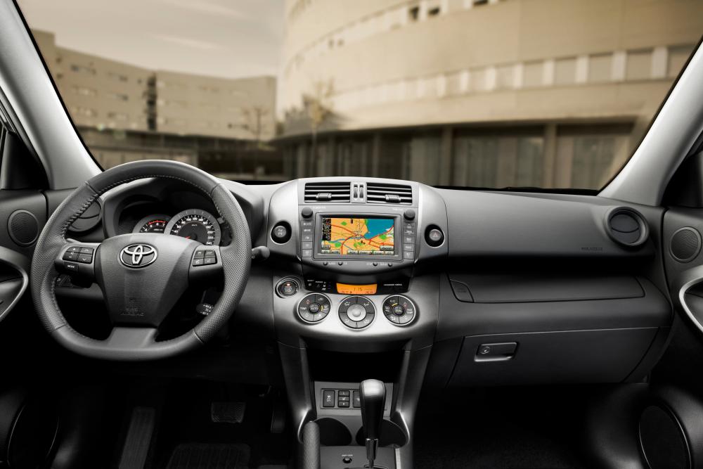 Toyota RAV4 3 поколение [2-й рестайлинг] (2010-2013) Кроссовер интерьер 