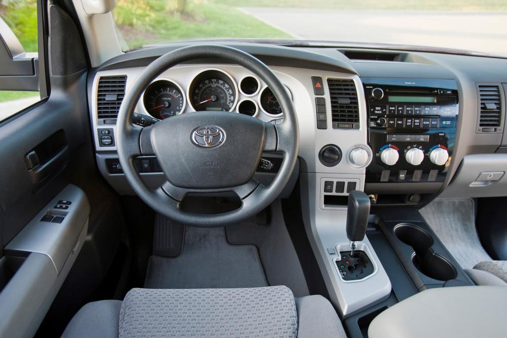 Toyota Tundra 2 поколение [рестайлинг] (2009-2013) Regular Cab пикап 2-дв. интерьер 
