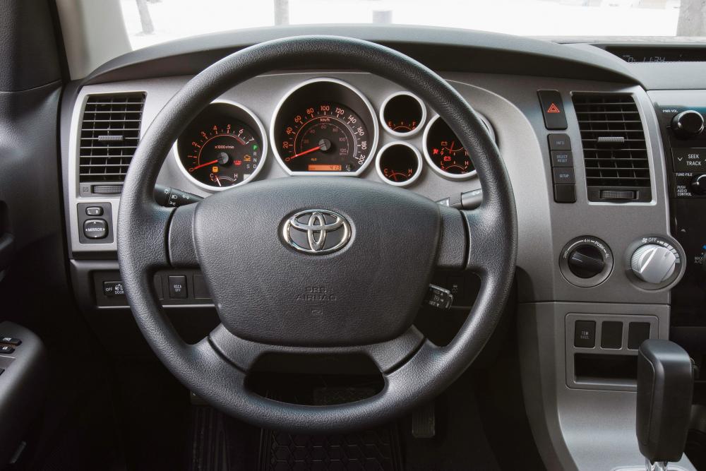 Toyota Tundra 2 поколение [рестайлинг] (2009-2013) Double Cab пикап 4-дв. панель приборов