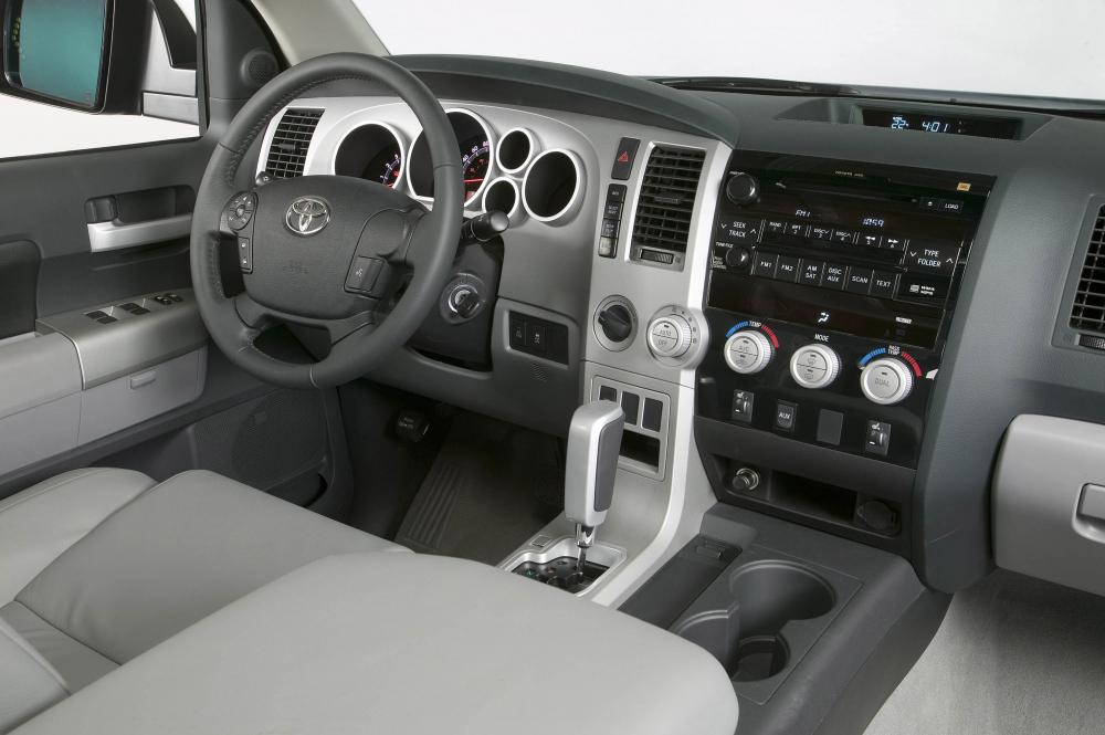 Toyota Tundra 2 поколение (2007-2009) Crew Max пикап 4-дв. интерьер 