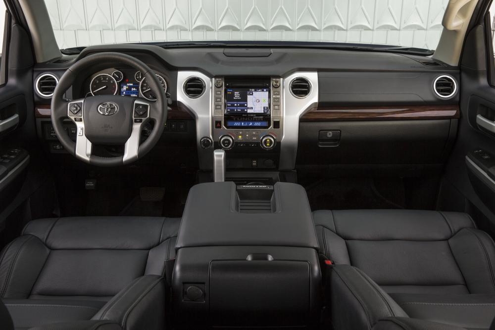 Toyota Tundra 2 поколение [2-й рестайлинг] (2013-2017) Double Cab пикап 4-дв. интерьер 