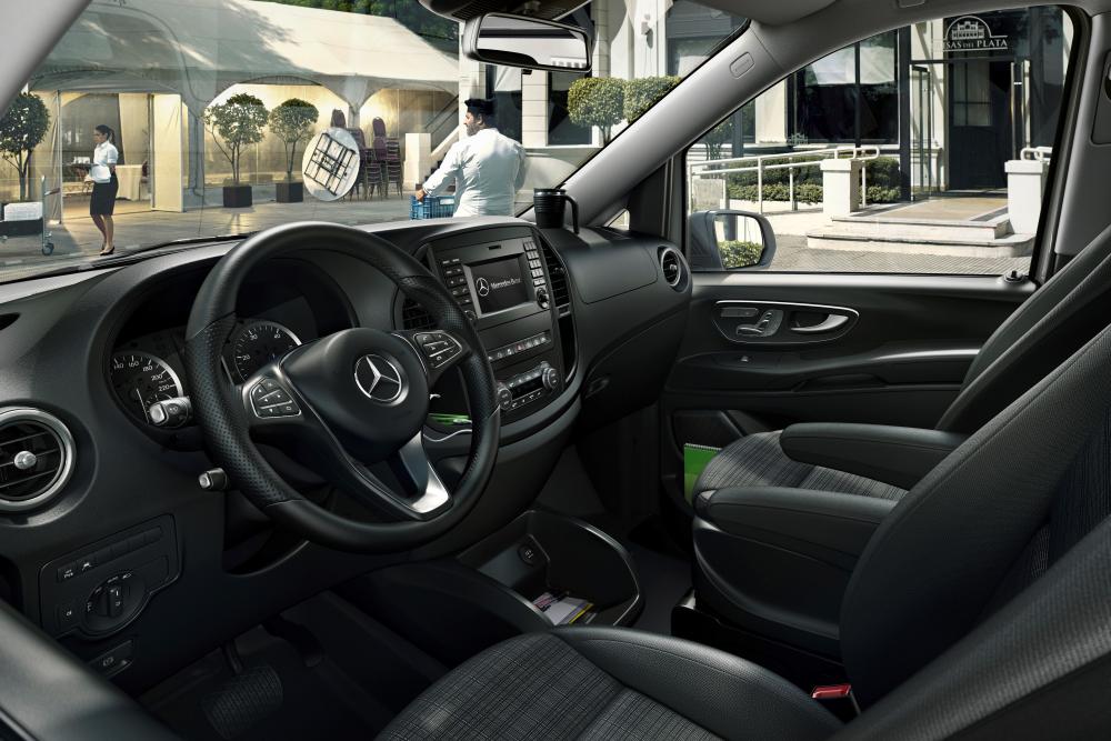 Mercedes-Benz Vito Tourer W447 (2014-2020) минивэн интерьер 