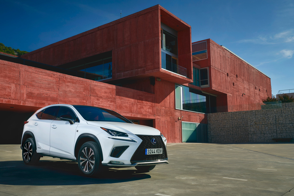 Lexus NX 1 поколение рестайлинг (2017-2021) кроссовер