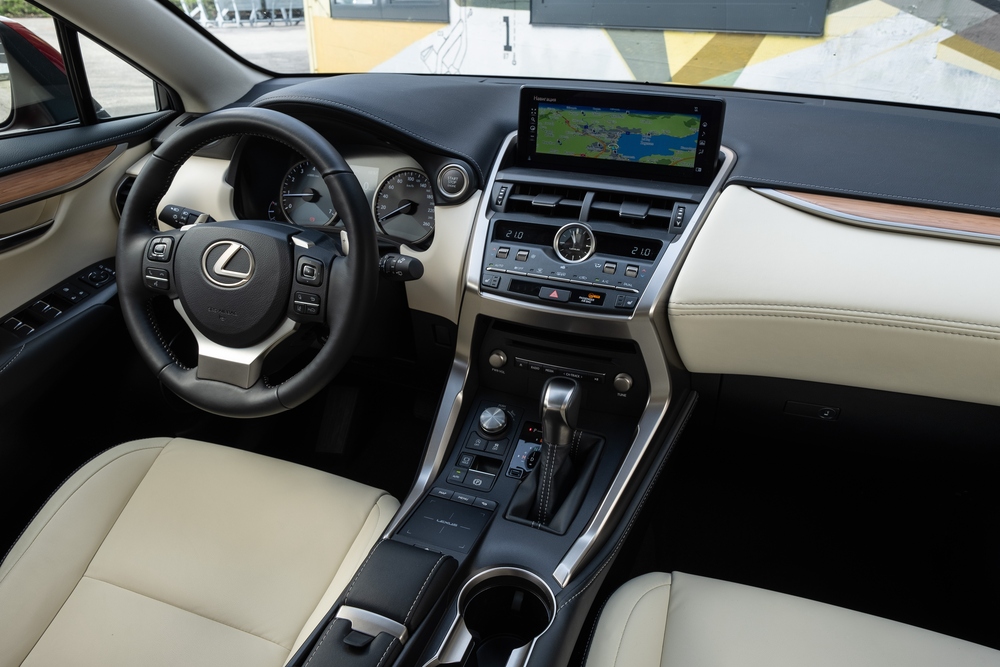 Lexus NX 1 поколение рестайлинг (2017-2021) кроссовер