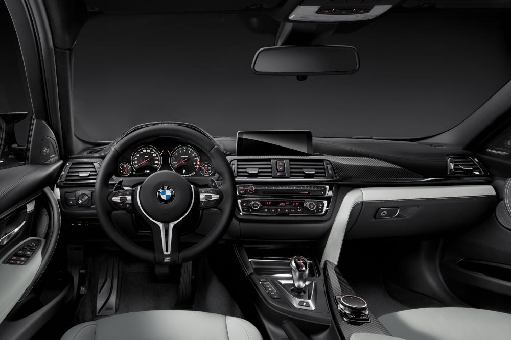 BMW M3 F80 (2013 - 2018) Седан интерьер 
