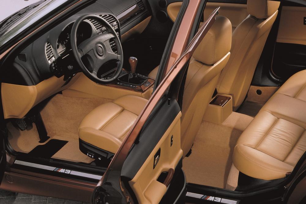 BMW M3 E36 (1994-1999) Седан интерьер 