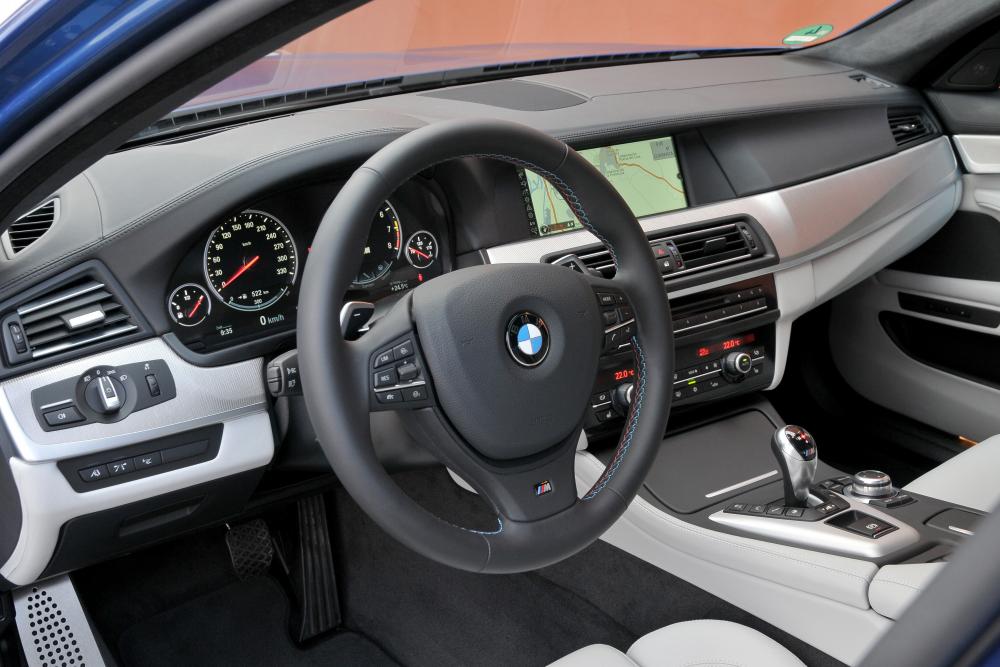 BMW M5 F10 (2011-2013) Седан интерьер 