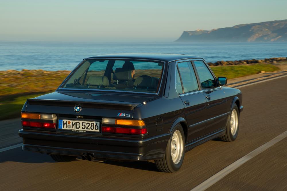 BMW M5 E28 (1984-1988) Седан