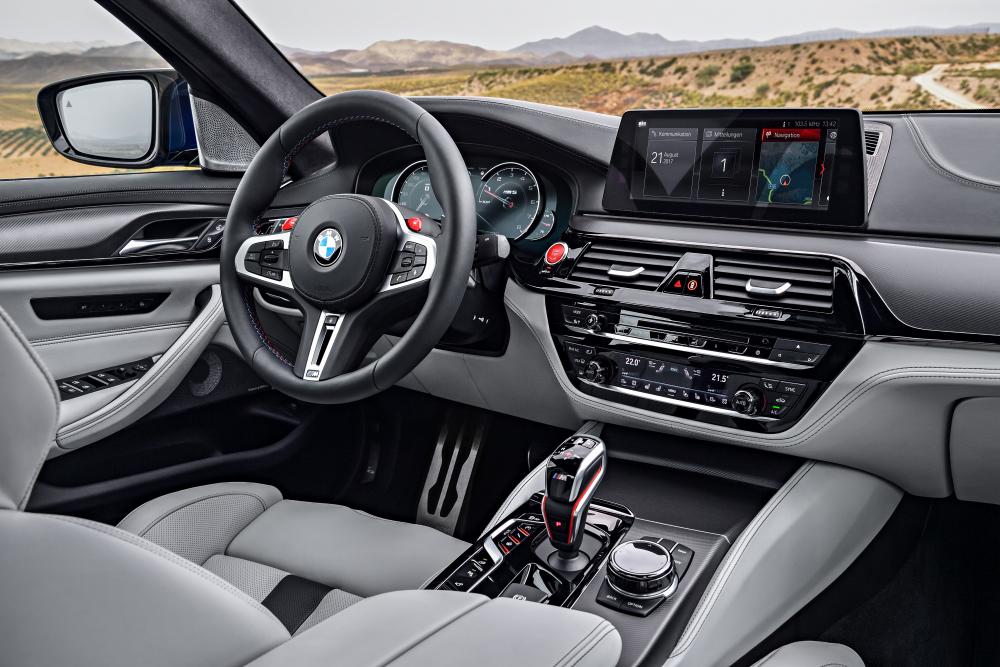 BMW M5 F90 (2017-2020) Седан интерьер 