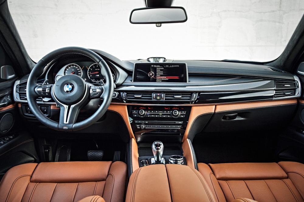 BMW X6 M F86 (2015 - 2019) Кроссовер интерьер 