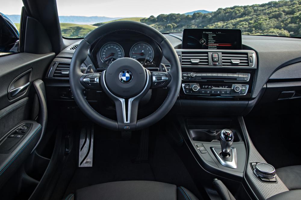 BMW M2 F87 (2015-2017) Купе интерьер