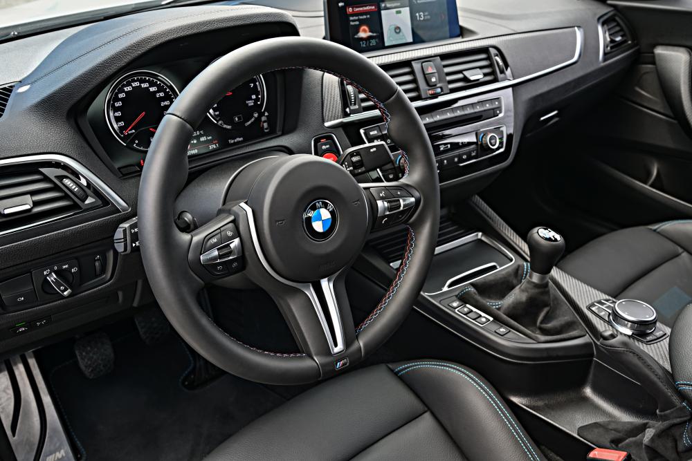 BMW M2 F87 [рестайлинг] (2017) Купе интерьер 