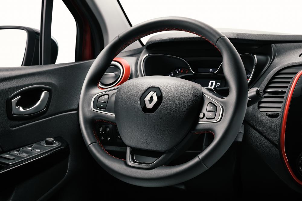 Renault Kaptur 1 поколение (2016-2020) Кроссовер интерьер 
