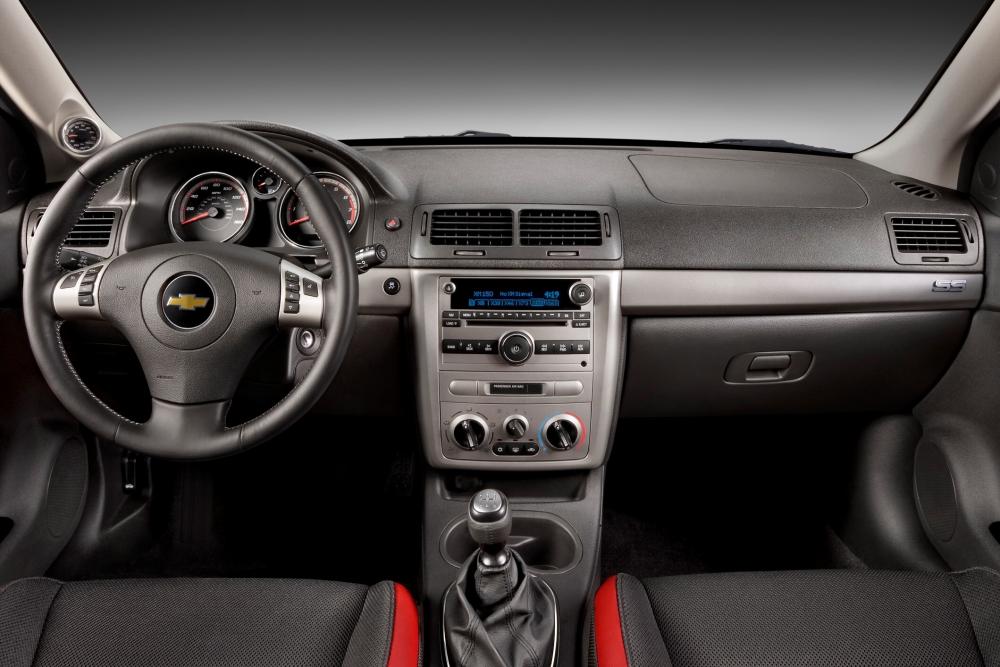 Chevrolet Cobalt 1 поколение рестайлинг (2008-2010) SS купе интерьер 